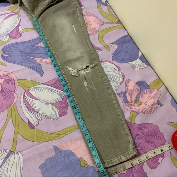 Like New Free People Distressed Skinny light Gray Jeans 26 size Women - Picture 13 of 16